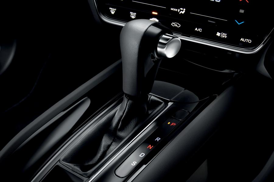 Детали интерьера Honda HR-V Hybrid 2019 года  (MY) (фото 5 из 6)